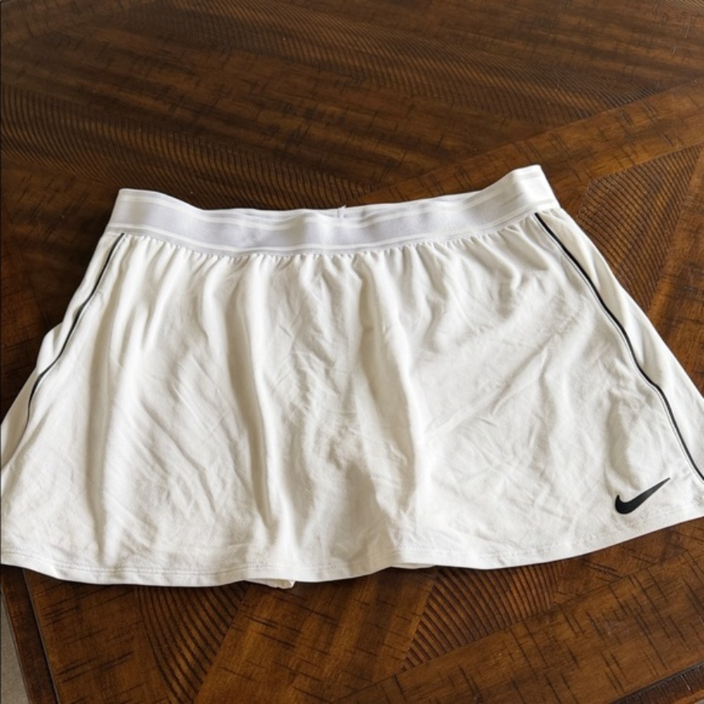 Nike Women's Skort in White with Black Trim